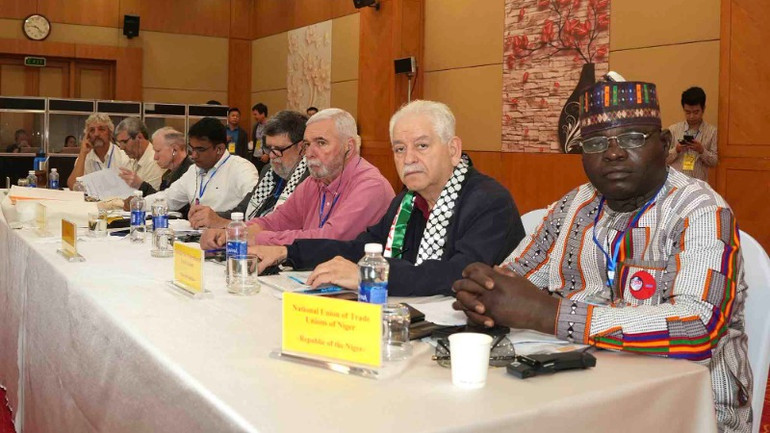 Các đại biểu tham dự hội nghị.