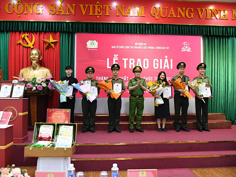 Các cá nhân đoạt giải.