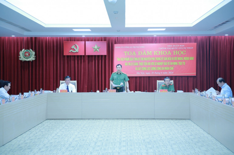 Thứ trưởng Lê Văn Tuyến phát biểu kết thúc tọa đàm. Thứ trưởng Lê Văn Tuyến phát biểu kết thúc tọa đàm.