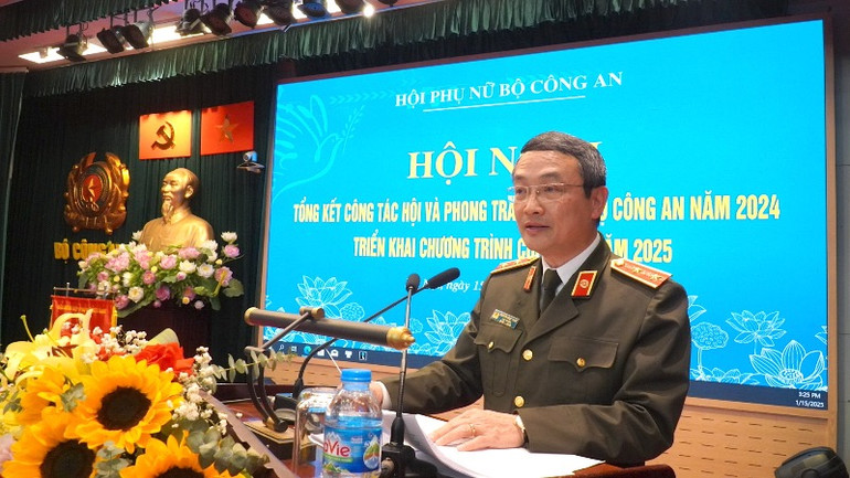 Trung tướng Nguyễn Ngọc Toàn phát biểu tại Hội nghị.