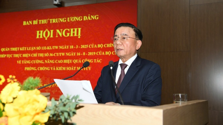 Đồng chí Trần Cẩm Tú, Ủy viên Bộ Chính trị, Thường trực Ban Bí thư phát biểu kết luận hội nghị.