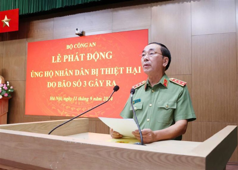 Thứ trưởng Trần Quốc Tỏ phát động quyên góp trong toàn lực lượng Công an nhân dân. Thứ trưởng Trần Quốc Tỏ phát động quyên góp trong toàn lực lượng Công an nhân dân.