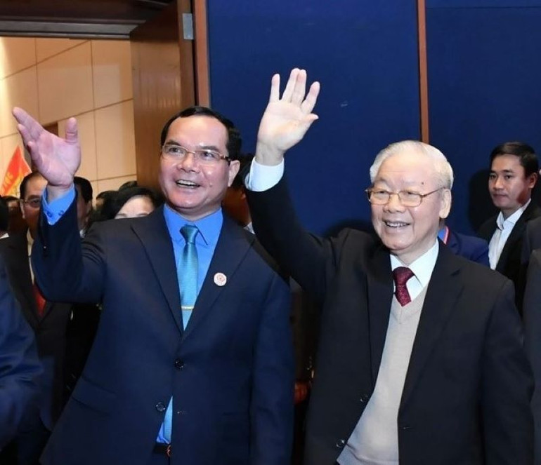 Tổng Bí thư Nguyễn Phú Trọng và Chủ tịch Tổng Liên đoàn Lao động Việt Nam Nguyễn Đình Khang tại Đại hội XIII Công đoàn Việt Nam, sáng 2/12/2023.