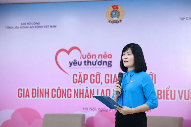 Trưởng Ban Nữ công, Tổng Liên đoàn Lao động Việt Nam Đỗ Hồng Vân phát biểu khai mạc chương trình.