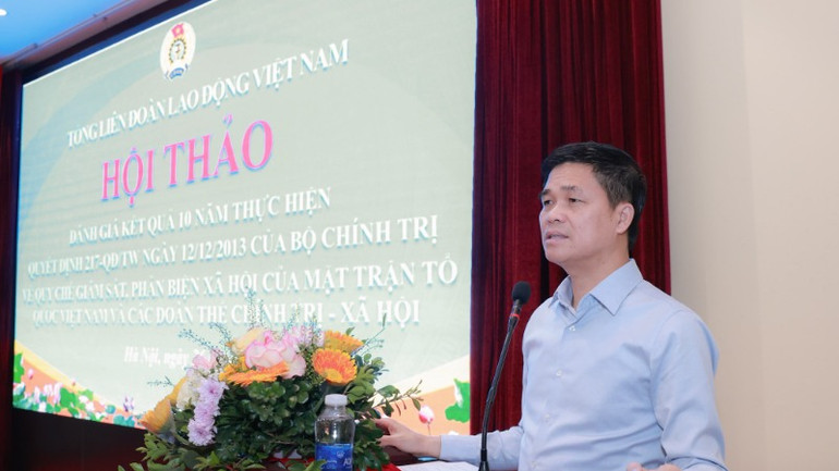 Phó Chủ tịch Tổng Liên đoàn Lao động Việt Nam Ngọ Duy Hiểu phát biểu.