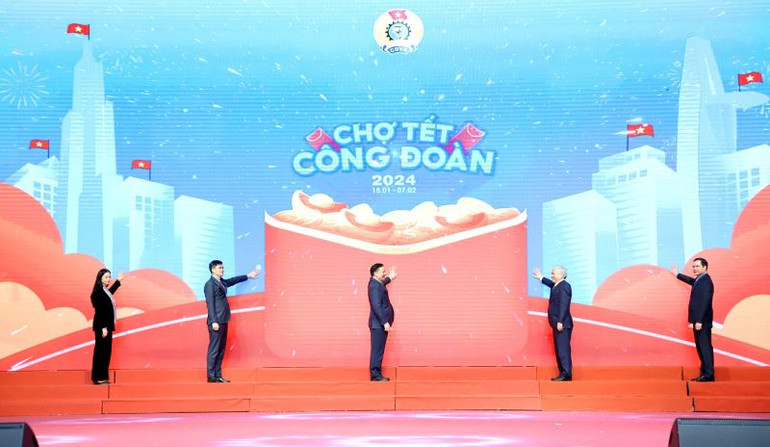 Bấm nút khai trương Chợ Tết Công đoàn online năm 2024.