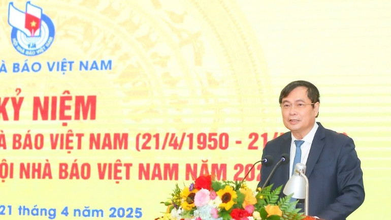 Phó Trưởng Ban Tuyên giáo và Dân vận Trung ương Phan Xuân Thủy phát biểu chào mừng.