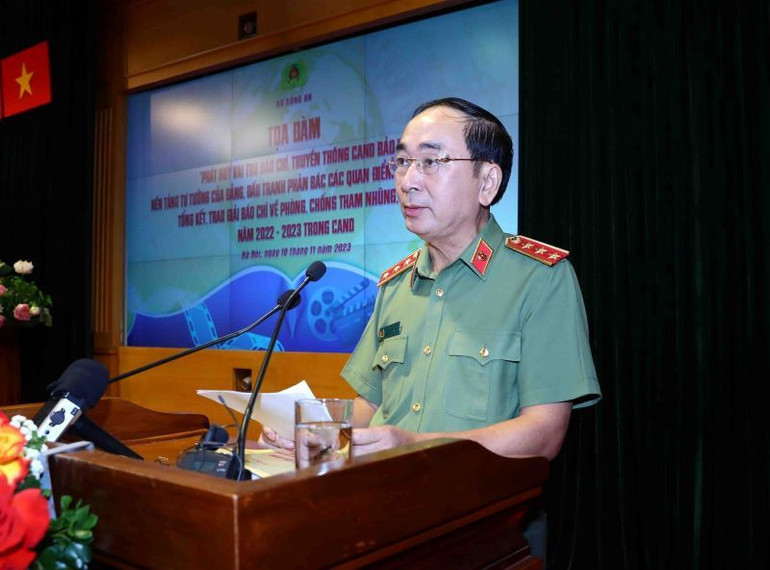 Thượng tướng Trần Quốc Tỏ phát biểu kết luận tọa đàm.