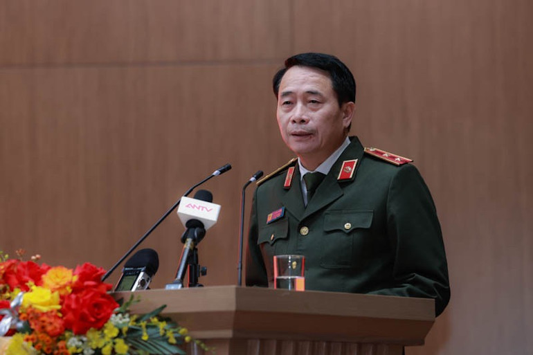 Trung tướng Lê Quốc Hùng phát biểu tổng kết hội nghị.