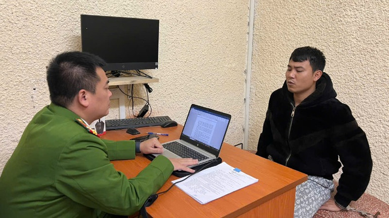 Đối tượng Lê Văn Nhật tại cơ quan Công an.