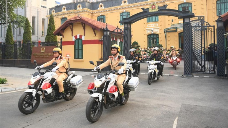 Công an thành phố Hà Nội ra quân bảo đảm an ninh, trật tự dịp Tết Nguyên đán Ất Tỵ 2025.