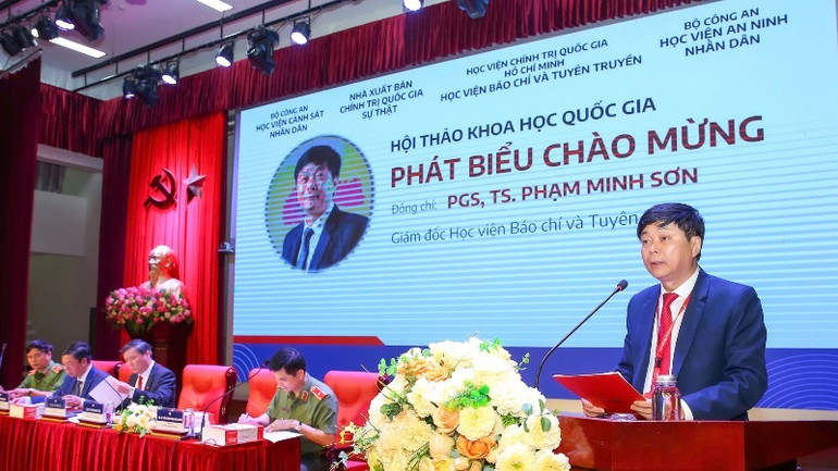 Phó Giáo sư-Tiến sĩ Phạm Minh Sơn phát biểu khai mạc hội thảo.