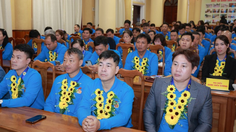 Các đại biểu tham dự diễn đàn.