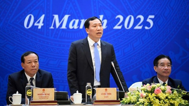 Thứ trưởng Công an Lê Văn Tuyến trả lời về những điểm mới của đặc xá năm 2025.