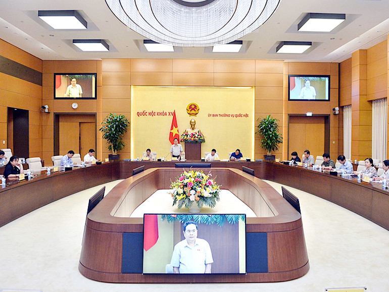 Quang cảnh phiên họp.