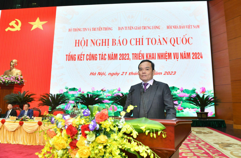 Phó Thủ tướng Trần Lưu Quang phát biểu tại Hội nghị.