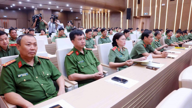 Các đại biểu dự hội thảo. Các đại biểu dự hội thảo.