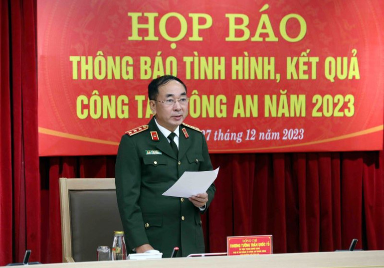 Thứ trưởng Công an, Thượng tướng Trần Quốc Tỏ chủ trì họp báo. Thứ trưởng Công an, Thượng tướng Trần Quốc Tỏ chủ trì họp báo.