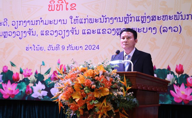 Đồng chí Bounnhu Xaypanya, Tham tán Đại sứ quán Lào tại Việt Nam phát biểu.