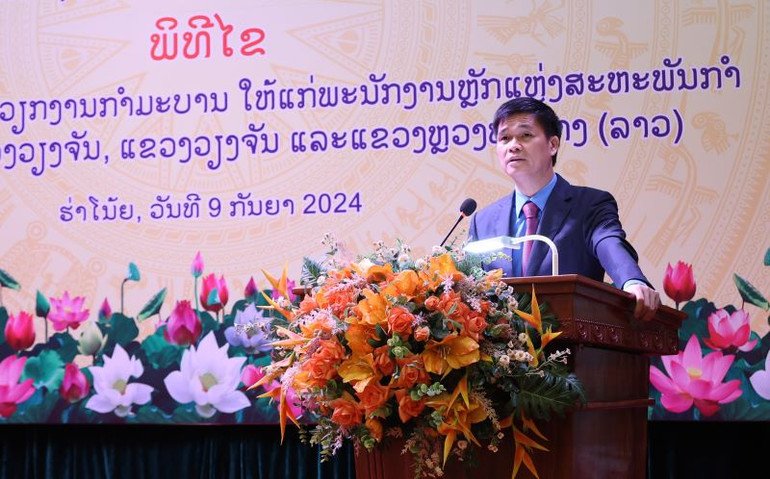 Phó Chủ tịch Tổng Liên đoàn Lao động Việt Nam Ngọ Duy Hiểu phát biểu tại buổi lễ.