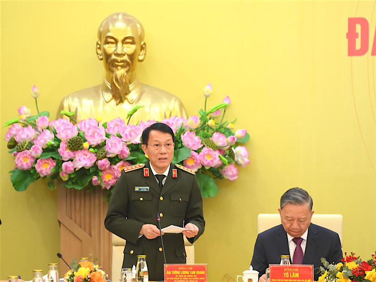 Bộ trưởng Lương Tam Quang chủ trì hội nghị.