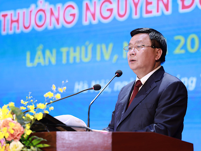 Đồng chí Nguyễn Xuân Thắng phát biểu tại lễ trao giải thưởng. Đồng chí Nguyễn Xuân Thắng phát biểu tại lễ trao giải thưởng.