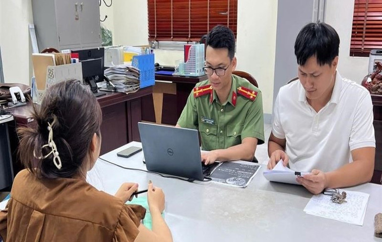 Lực lượng chức năng Hải Dương làm việc với một trường hợp đăng tin sai sự thật.
