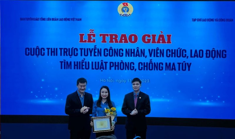 Trao giải Cuộc thi trực tuyến “Công nhân, viên chức, lao động tìm hiểu Luật phòng, chống ma tuý”.