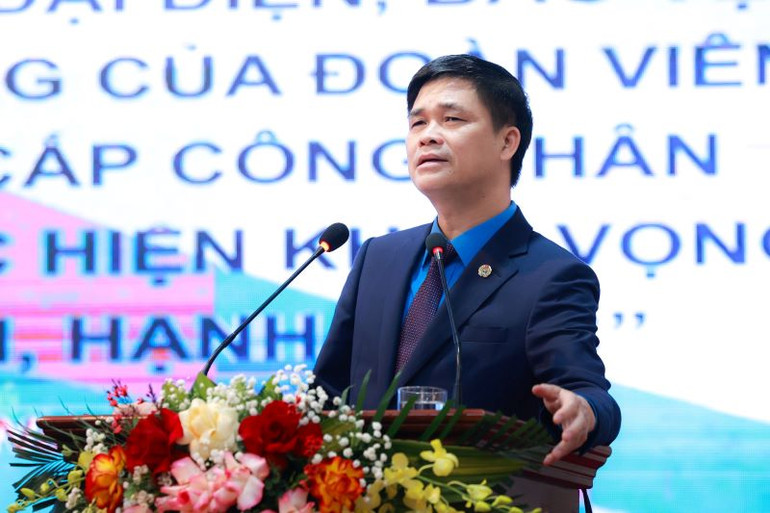 Phó Chủ tịch Tổng Liên đoàn Lao động Việt Nam Ngọ Duy Hiểu tại hội nghị quán triệt.