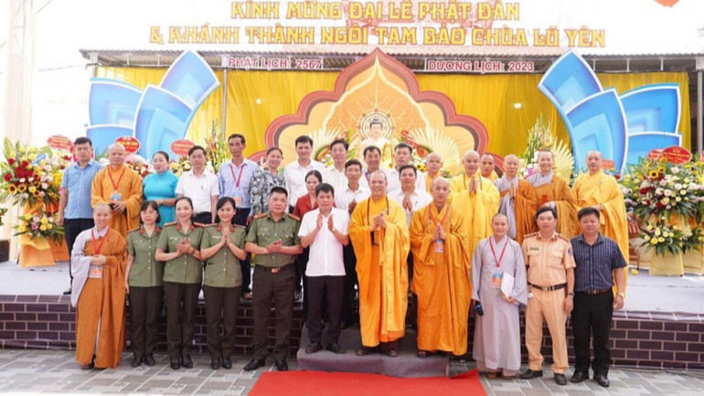 Hội Phụ nữ Công an tỉnh Thái Nguyên phối hợp Giáo hội Phật giáo Việt Nam tỉnh Thái Nguyên lan tỏa chương trình “Mẹ đỡ đầu” trong Đại lễ Phật đản.