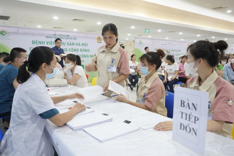 Chăm lo sức khỏe sinh sản cho lao động nữ tại Khu công nghiệp và chế xuất Hà Nội.