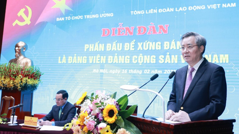 Phó Trưởng Ban Tổ chức Trung ương Nguyễn Quang Dương kết luận diễn đàn.