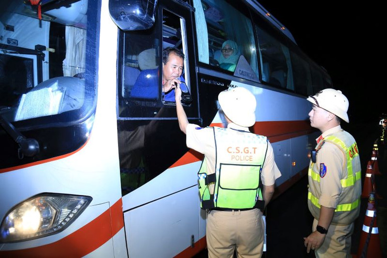 Bộ Công an phối hợp với Công an tỉnh Đồng Nai thực hiện chuyên đề nồng độ cồn, ma túy trên tuyến Quốc lộ 20 đi qua tỉnh Đồng Nai.