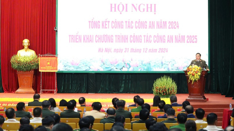 Trung tướng Nguyễn Hải Trung, Giám đốc Công an thành phố Hà Nội phát biểu khai mạc hội nghị.