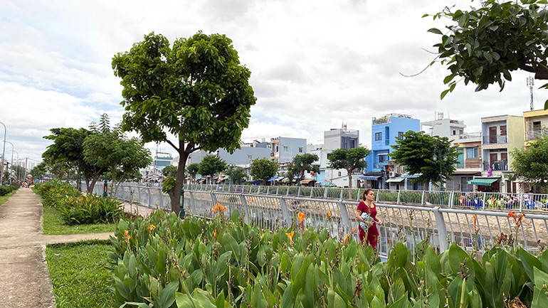 Hạ tầng đô thị khang trang ở Thành phố Hồ Chí Minh.