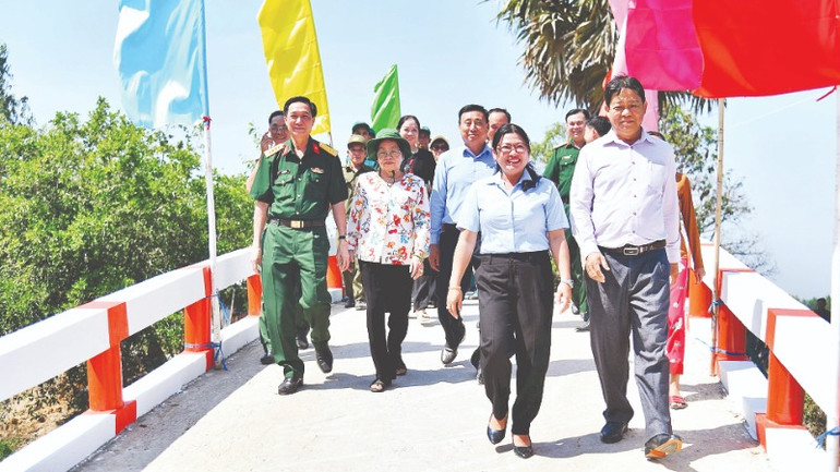 Cầu Kênh HN2 chính thức đưa vào sử dụng. Cầu Kênh HN2 chính thức đưa vào sử dụng.