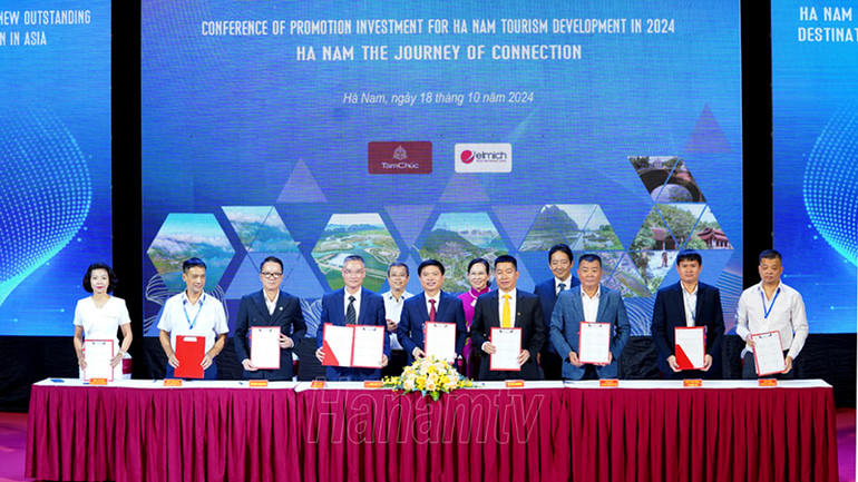 Lễ ký kết thỏa thuận hợp tác phát triển du lịch giữa tỉnh Hà Nam và các nhà đầu tư, tập đoàn, doanh nghiệp du lịch, lữ hành.