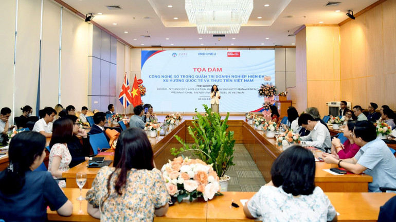 Quang cảnh lễ ra mắt.