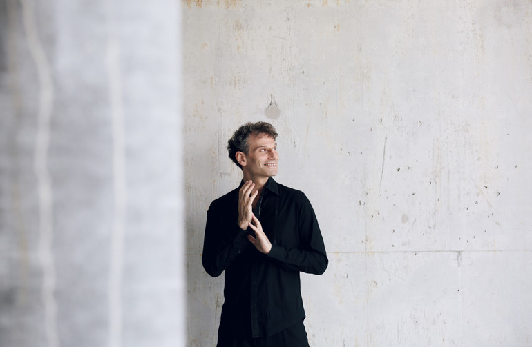 Nghệ sĩ dương cầm David Greilsammer. Ảnh: Đại sứ quán Pháp