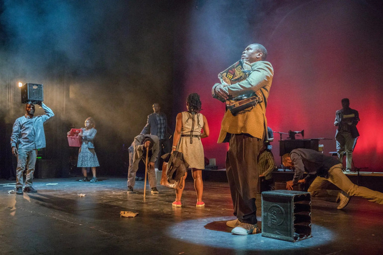 Một cảnh trong tác phẩm "Linh hồn rách nát của người lao động".