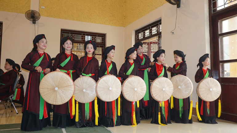 Việt Yên tích cực gìn giữ, bảo tồn nghệ thuật hát quan họ. Ảnh: Văn Học