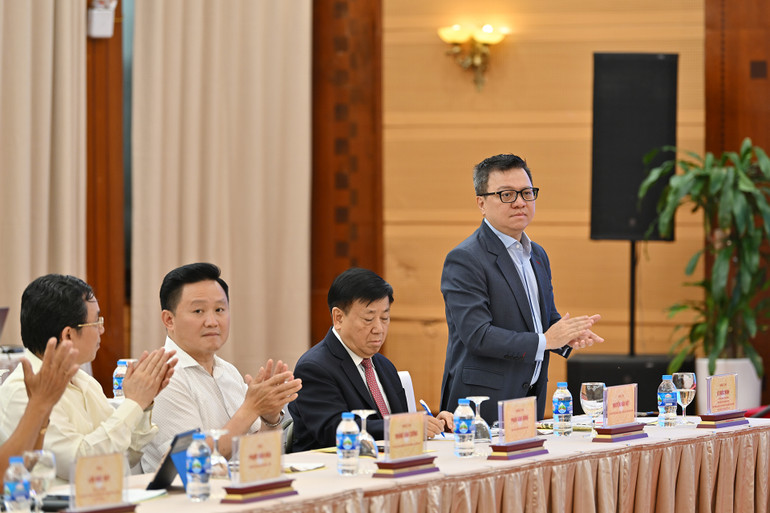 Các đại biểu dự hội thảo.