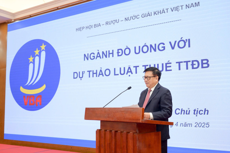 Phó Giáo sư, Tiến sĩ Nguyễn Văn Việt, Chủ tịch Hiệp hội Bia-Rượu-Nước giải khát Việt Nam.