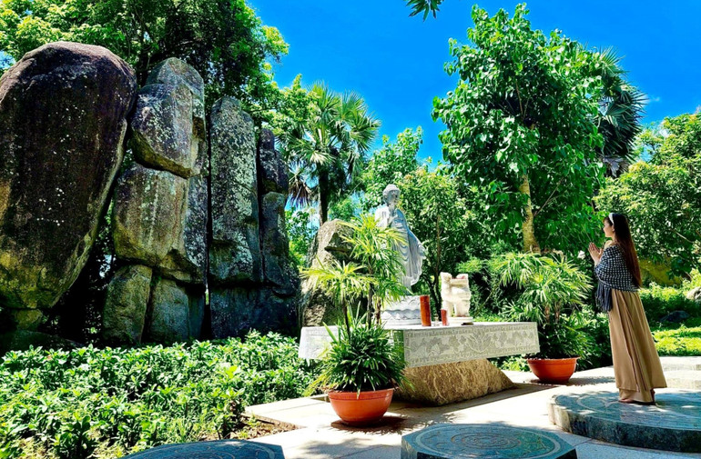 Linh thiêng “Bàn tay Phật” Linh thiêng “Bàn tay Phật”