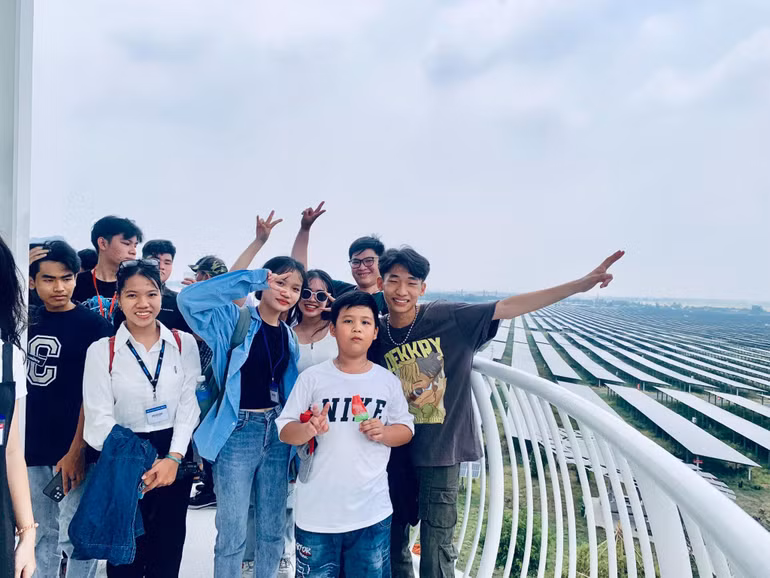 Thỏa thích dưới màu nắng đẹp Thỏa thích dưới màu nắng đẹp