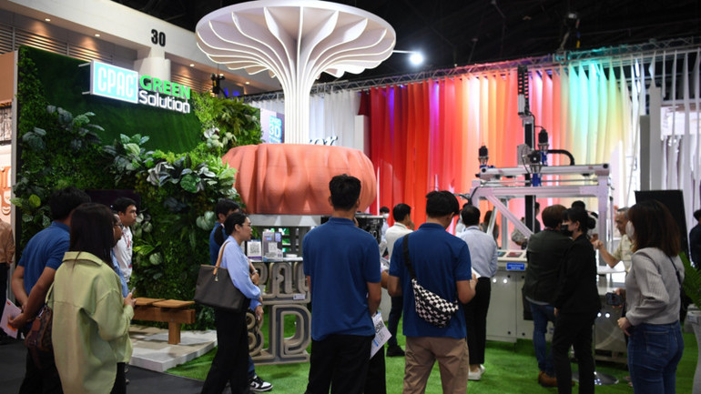 Một gian trưng bày, giới thiệu sản phẩm công nghệ in 3D. (Ảnh: XUÂN SƠN)