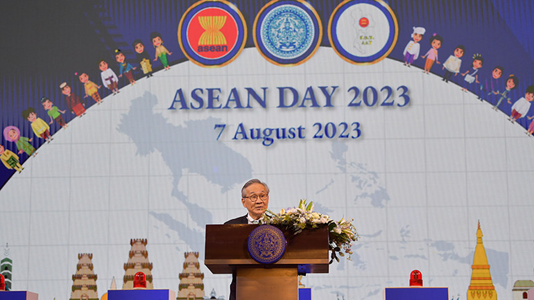 Phó Thủ tướng, Bộ trưởng Ngoại giao Thái Lan Don Pramudwinai phát biểu khai mạc cuộc thi tìm hiểu về ASEAN. (Ảnh: ĐINH TRƯỜNG)