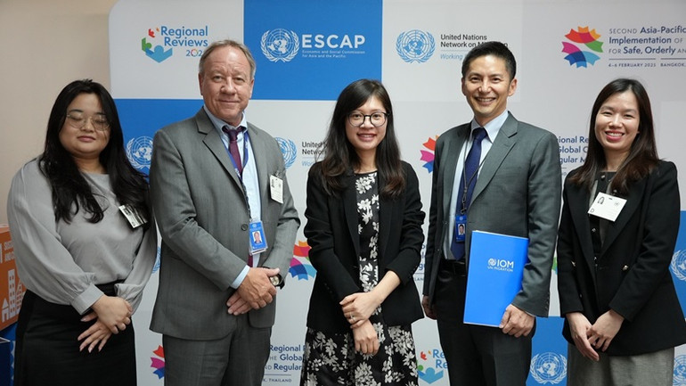 Đoàn Việt Nam làm việc với ông Iori Kato, Giám đốc Văn phòng khu vực châu Á-Thái Bình Dương của Tổ chức Di cư quốc tế (IOM).