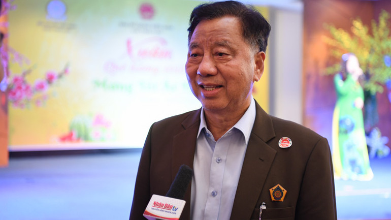 Ông Lương Xuân Hòa, Ủy viên Ủy ban Trung ương Mặt trận Tổ quốc Việt Nam khóa X, Chủ tịch Hội người Việt Nam tỉnh Udon Thani.