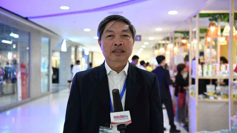 Ông Hường Văn Minh, Phó Giám đốc Sở Công thương tỉnh Quảng Nam. Ông Hường Văn Minh, Phó Giám đốc Sở Công thương tỉnh Quảng Nam.